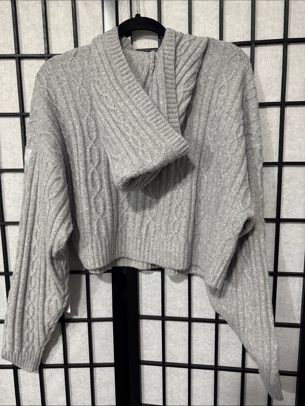 Alo Yoga Cable Knit Winter Bliss Hoodie Athletic Heather Grey Size L NWT - Picture 10 of 11